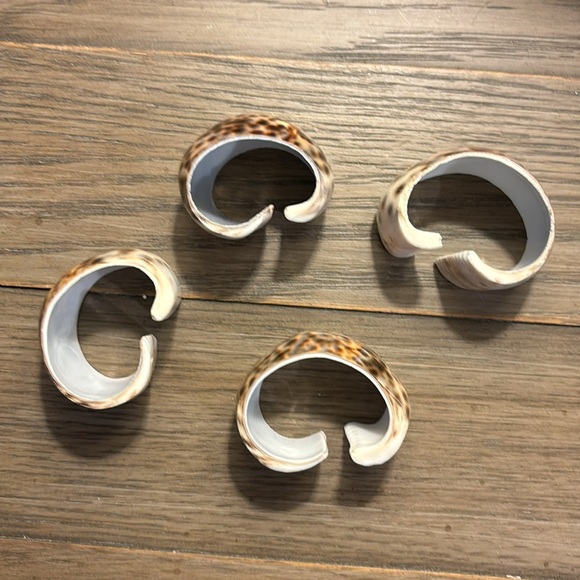 Tiger Cowrie Shell Napkin Rings - Picture 2 of 3